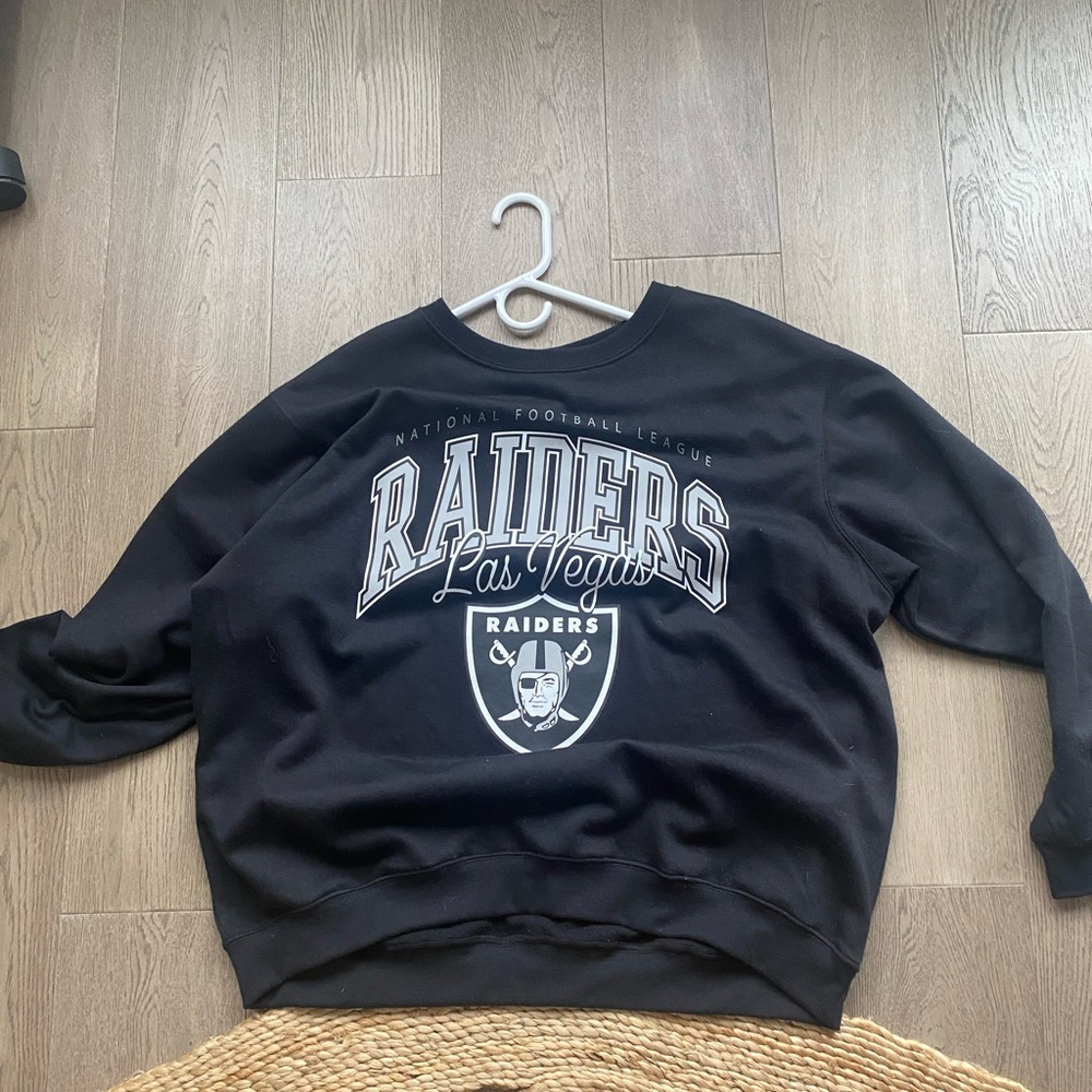 Black Raiders Crewneck from bluenotes